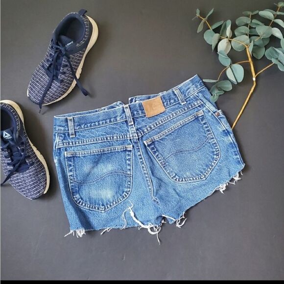 Vintage Lee's Cutoff Jean Booty Shorts - Picture 1 of 10